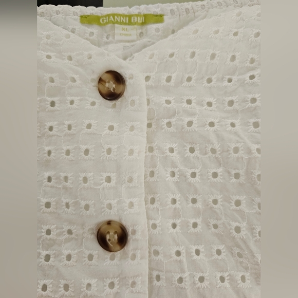 SOLD.Gianni Bini Eyelet Paloma Crop Off The Shoulder Top. Size XL. - Picture 7 of 10